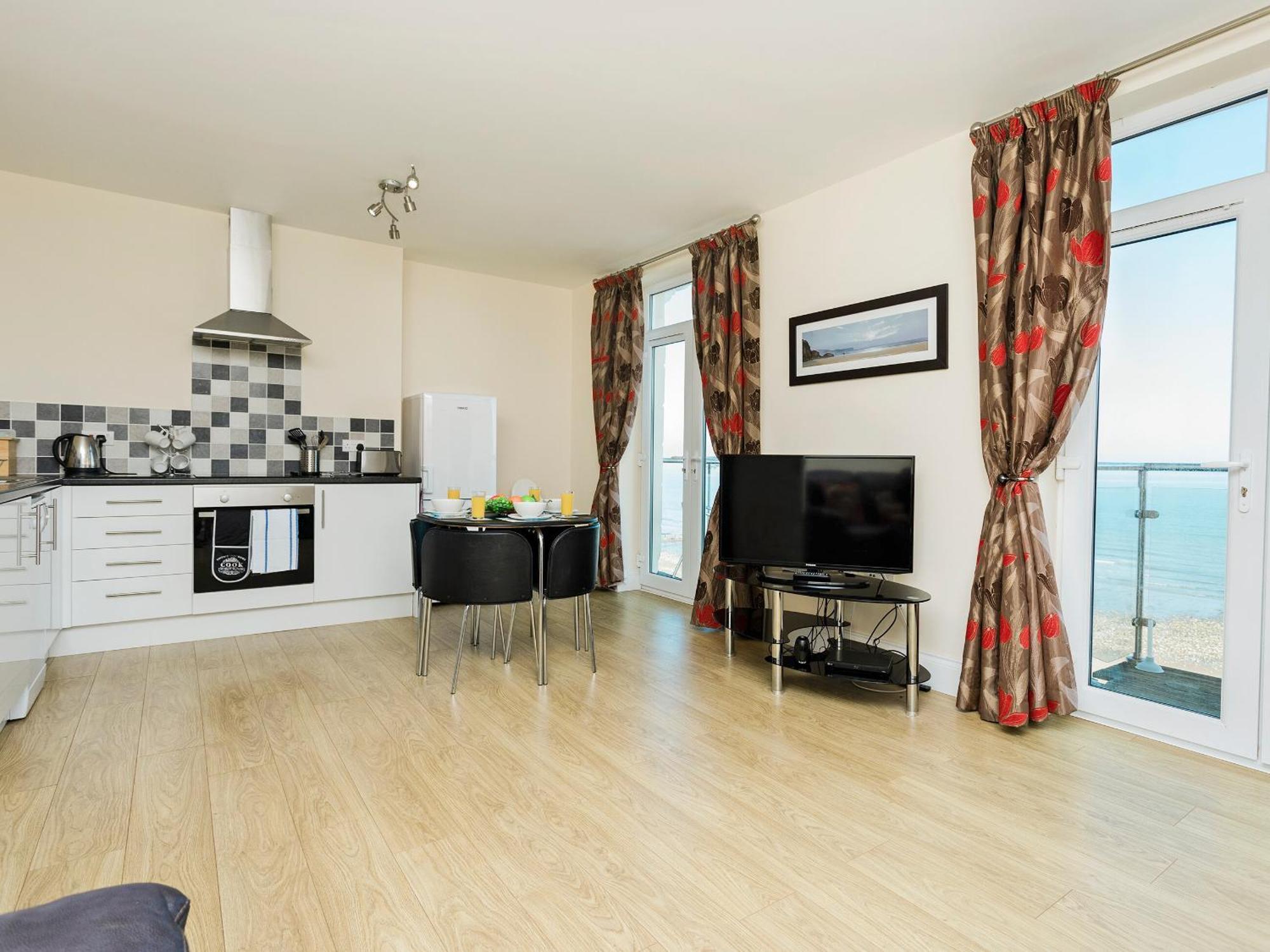Sunny Beach Apartments Shanklin Esterno foto